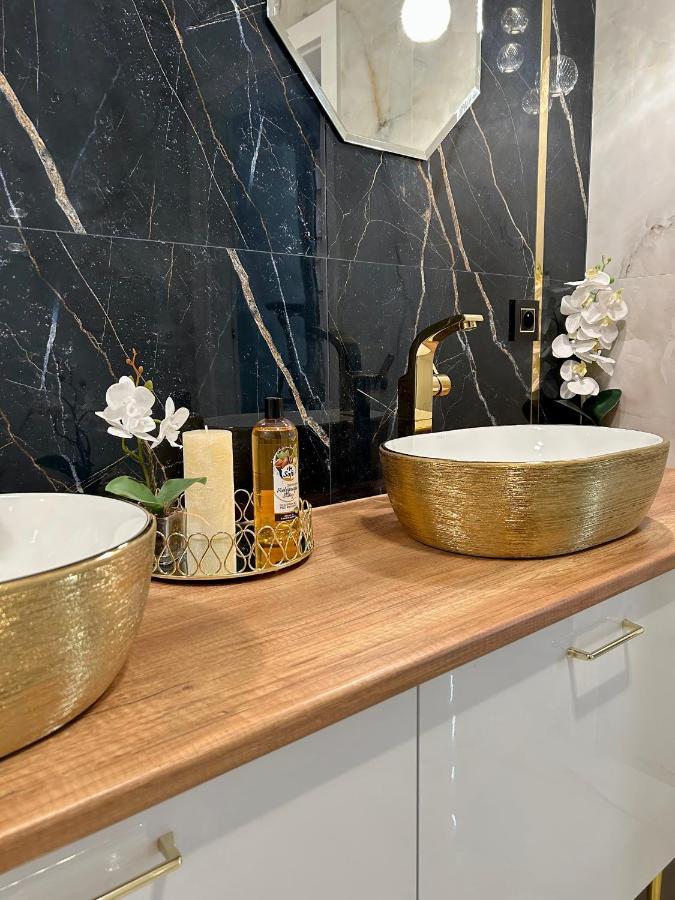 Golden Luxury Suite Nowy Dwor Mazowiecki Exterior photo